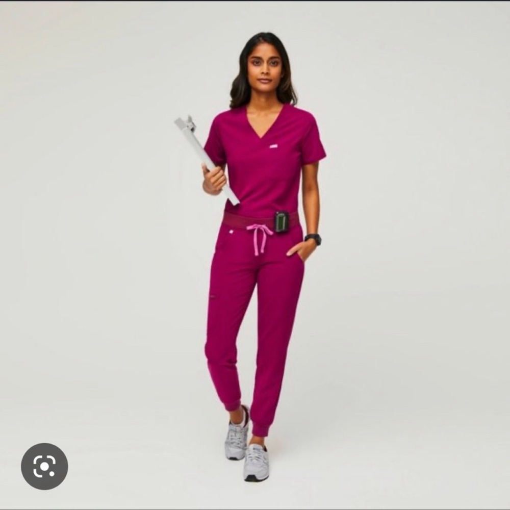 Women’s Figs Magenta XXS Set